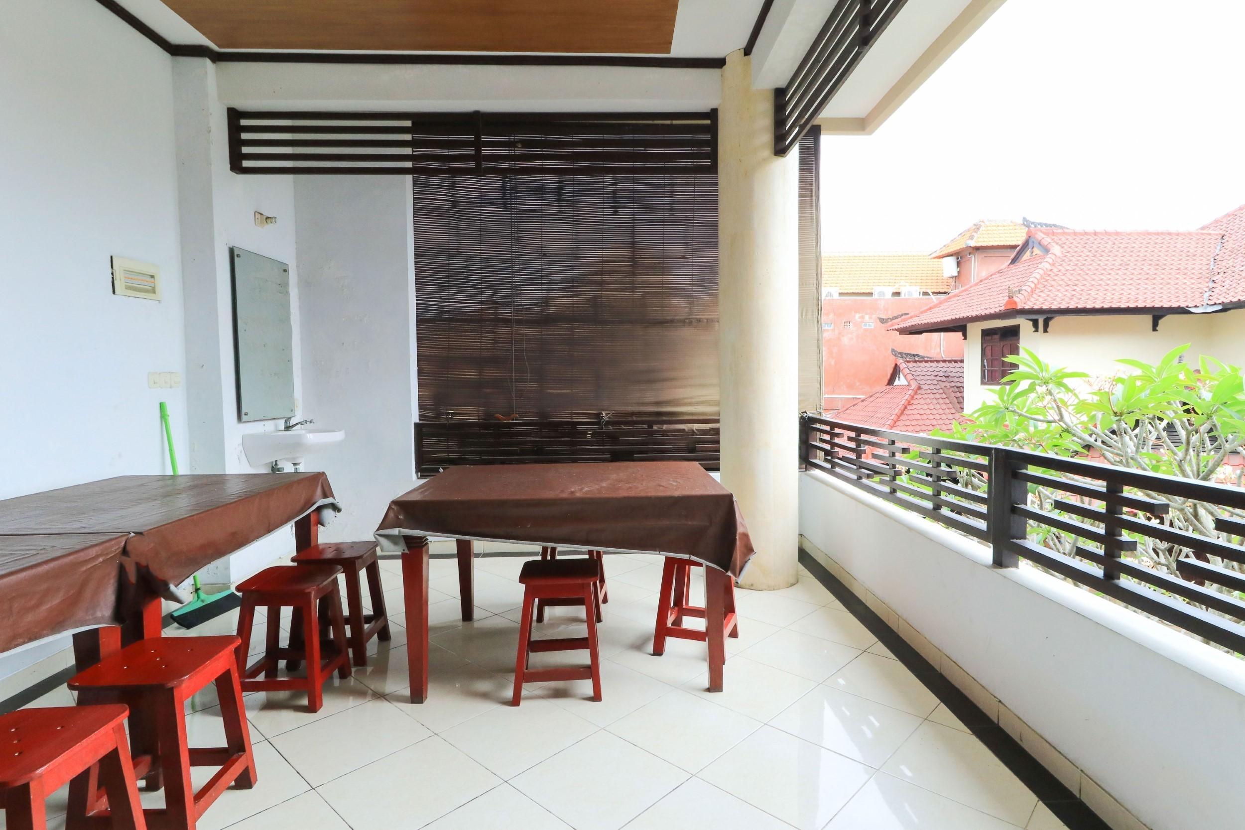 Puri Jayaraja Guest House Kuta  Exterior photo
