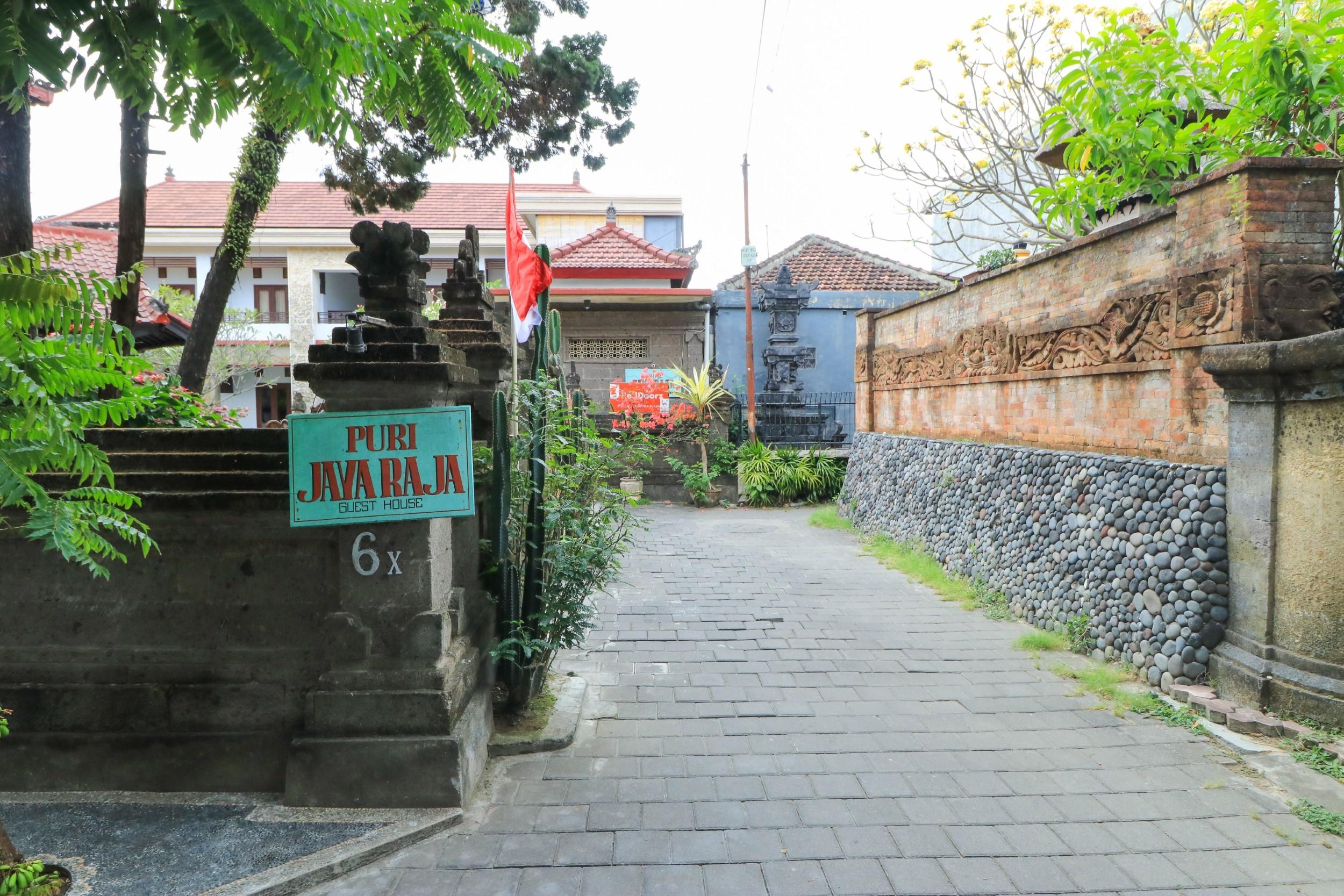 Puri Jayaraja Guest House Kuta  Exterior photo