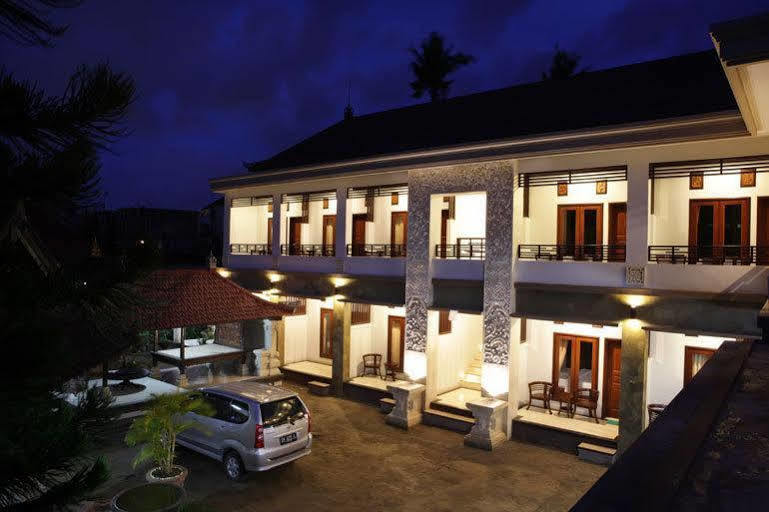Puri Jayaraja Guest House Kuta  Exterior photo