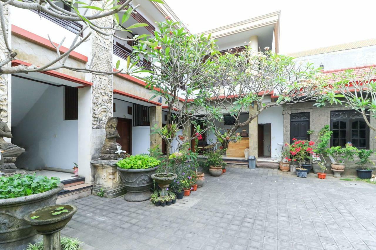 Puri Jayaraja Guest House Kuta  Exterior photo