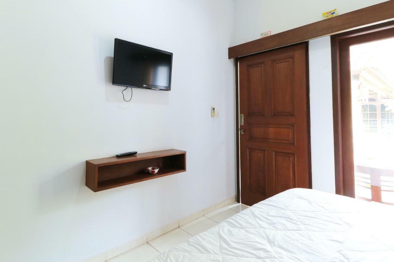 Puri Jayaraja Guest House Kuta  Exterior photo