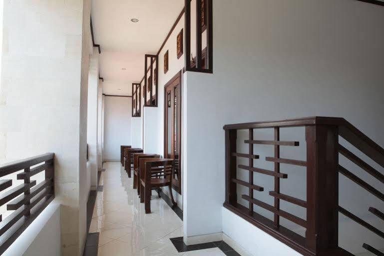 Puri Jayaraja Guest House Kuta  Exterior photo