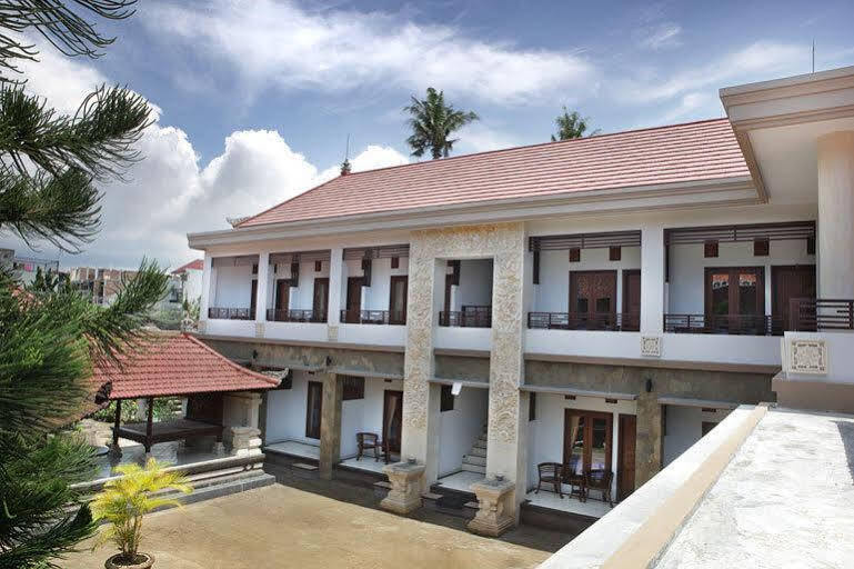 Puri Jayaraja Guest House Kuta  Exterior photo