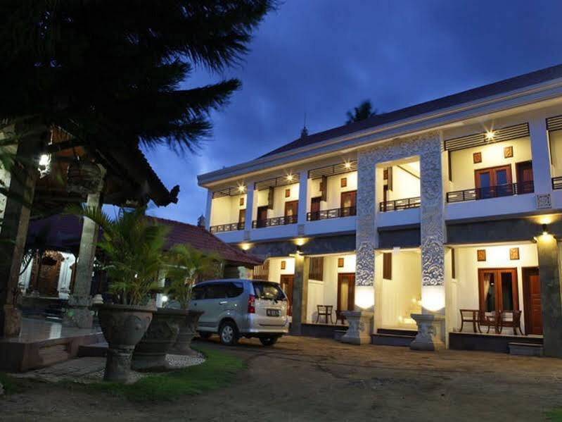 Puri Jayaraja Guest House Kuta  Exterior photo